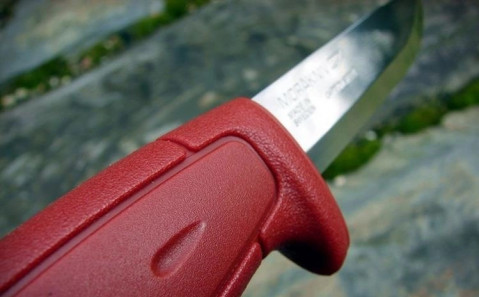 Nóż Morakniv BASIC 511 - Carbon Steel - Czerwony - Galeria zdjęcie 5