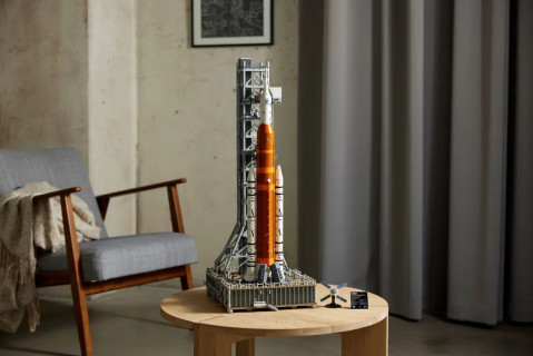 LEGO Icons 10341 Rakieta SLS NASA Artemis - Galeria zdjęcie 10