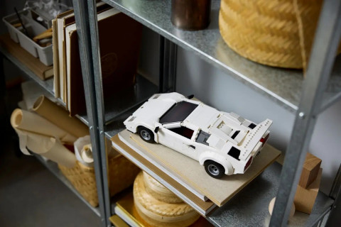 LEGO  Icons 10337 Lamborghini Countach 5000 Quattrovalvole - Galeria zdjęcie 10