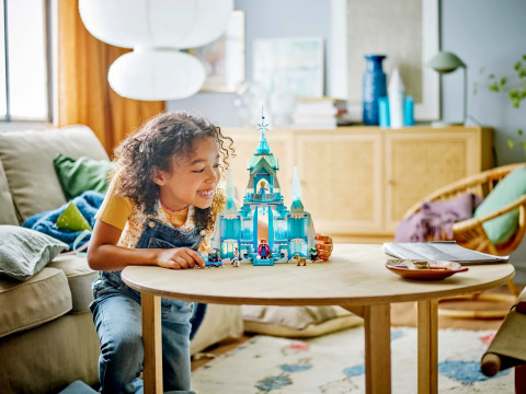 LEGO Disney 43244 Lodowy pałac Elzy - Galeria zdjęcie 6