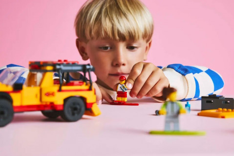 LEGO CITY 60453 Furgonetka ratowników plażowych - Galeria zdjęcie 8