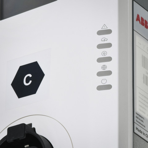 Stacja ładowania ABB Terra AC W22-G5-RD-MC-0 wallbox 22kW kabel 5m - Galeria zdjęcie 4