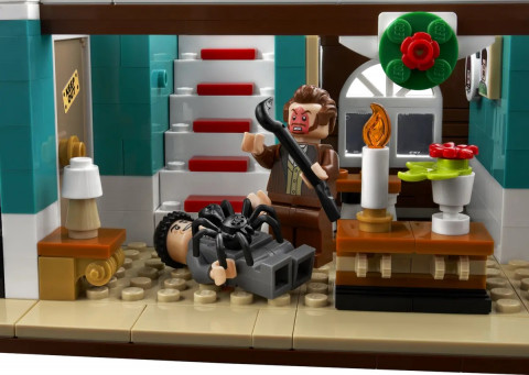 LEGO IDEAS 21330-06.jpg