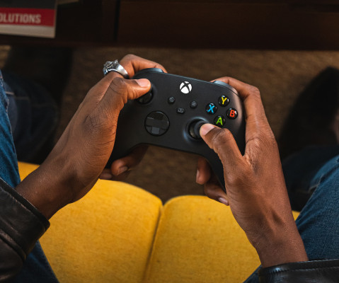 Microsoft Xbox kontroler bezprzewodowy Carbon Black - Galeria zdjęcie 4