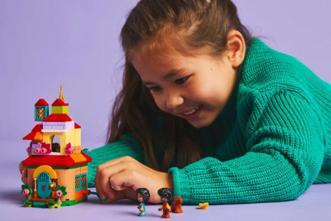 LEGO DISNEY CLASSIC 43261 Nasze magiczne Encanto - Galeria zdjęcie 9