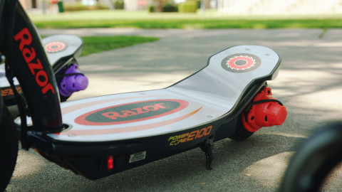 Razor-Hulajnoga elektryczna E100 Power Core RED - Galeria zdjęcie 12