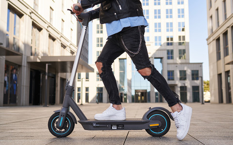 Hulajnoga elektryczna Motus Scooty 10" 2023 - Galeria zdjęcie 13