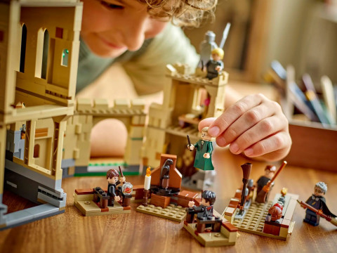 LEGO Harry Potter 76447 Zamek Hogwart lekcja latania na miotle - Galeria zdjęcie 10