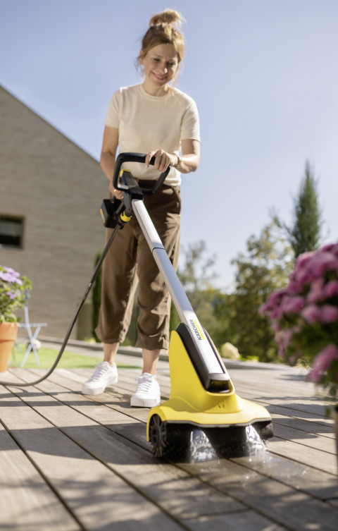 Myjka do tarasów i chodników KARCHER PCL 3-18 Battery Set (2,5 Ah) (Platforma 18V) - 1.644-011.0 - Galeria zdjęcie 3