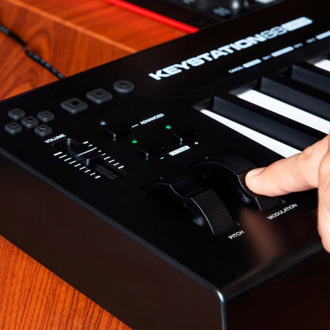 M-AUDIO Keystation 88 III - Klawiatura Sterująca - Galeria zdjęcie 8