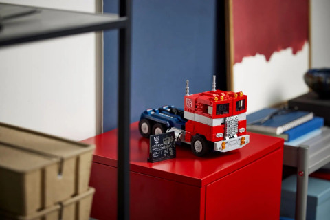 LEGO Icons 10302 Optimus Prime - Galeria zdjęcie 10