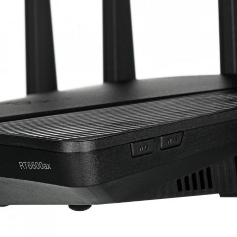 Synology Router RT6600ax, Wi-Fi 6, IEEE 802.11a/b/g/n/ac/ax, 1x 2.5GbE, 3x 1GbE, 1xUSB 3.2, Dual WAN, Three-band router - Galeria zdjęcie 4