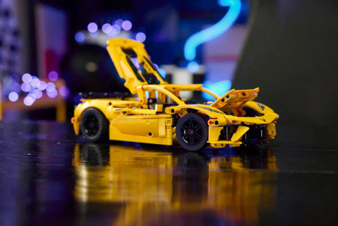 LEGO TECHNIC 42205 Chevrolet Corvette Stingray - Galeria zdjęcie 10