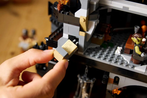 LEGO ICONS 10333 Władca pierścieni: Barad-dur - Galeria zdjęcie 18