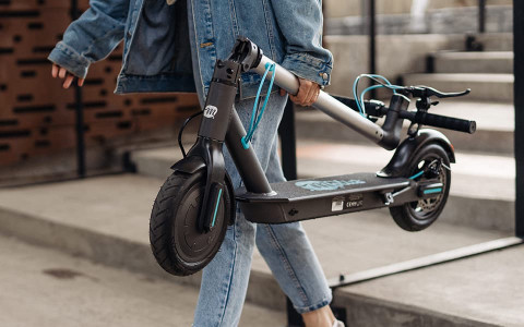 Hulajnoga elektryczna Motus Scooty 8,5 turkus - Galeria zdjęcie 10