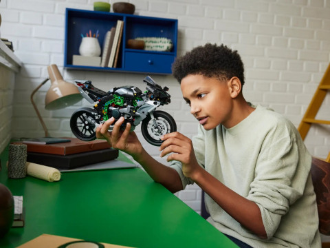 LEGO Technic 42170 Motocykl Kawasaki Ninja H2R - Galeria zdjęcie 6