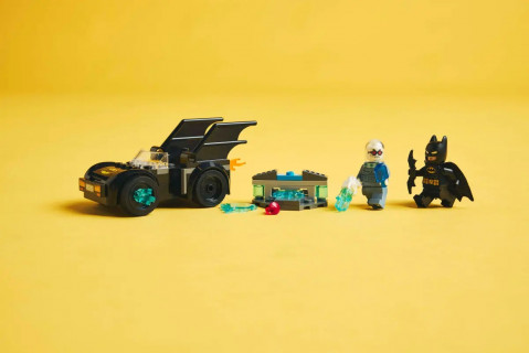 LEGO DC SUPER HEROES 76301 Batman i Batmobil kontra Mr. Freeze - Galeria zdjęcie 8