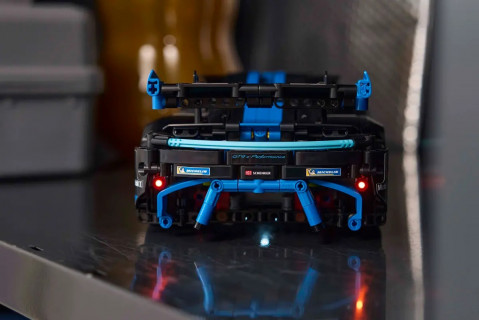 LEGO Technic 42176 Samochód wyścigowy Porsche GT4 e-Performance - Galeria zdjęcie 12