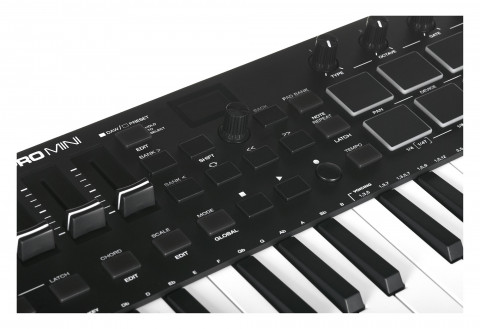 M-AUDIO Oxygen PRO MINI - Klawiatura Sterująca - Galeria zdjęcie 5