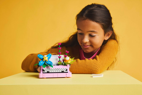 LEGO CREATOR 3w1 31169 Maszyna do pisania z kwiatami - Galeria zdjęcie 4