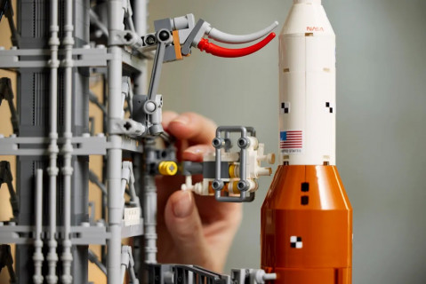 LEGO Icons 10341 Rakieta SLS NASA Artemis - Galeria zdjęcie 13