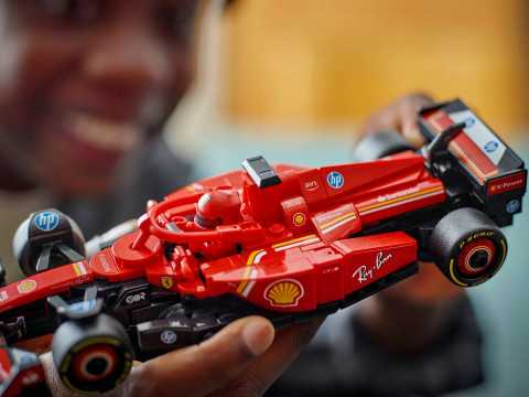 LEGO Speed Champions 77242 Bolid F1® Ferrari SF-24 V29 - Galeria zdjęcie 10