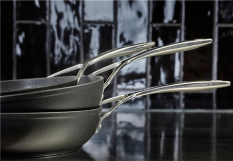 Głęboka patelnia tytanowa DEMEYERE Alu Pro 5 40851-047-0 - 24 cm - Galeria zdjęcie 4