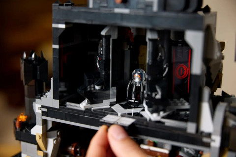 LEGO ICONS 10333 Władca pierścieni: Barad-dur - Galeria zdjęcie 20