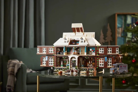 LEGO IDEAS 21330-13.jpg