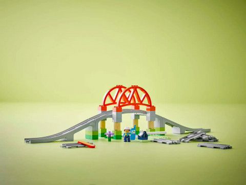 LEGO DUPLO TOWN 10426 Most i tory kolejowe - zestaw rozszerzający - Galeria zdjęcie 8