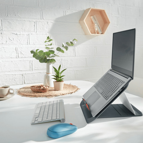 LEITZ Podstawka pod laptopa Ergo Cosy, szara - Galeria zdjęcie 3