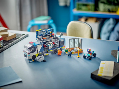 LEGO City 60418 Policyjna ciężarówka z laboratorium kryminalnym - Galeria zdjęcie 9
