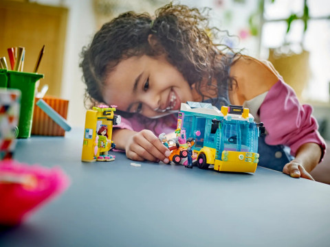 LEGO Friends 41759 Autobus miejski z Heartlake - Galeria zdjęcie 8