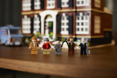 LEGO IDEAS 21330-15.jpg