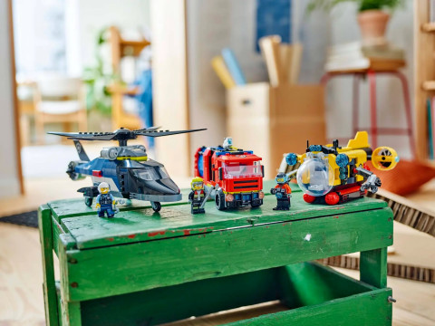 LEGO CITY 60462 Zestaw z helikopterem, wozem strażackim i łodzią podwodną - Galeria zdjęcie 11