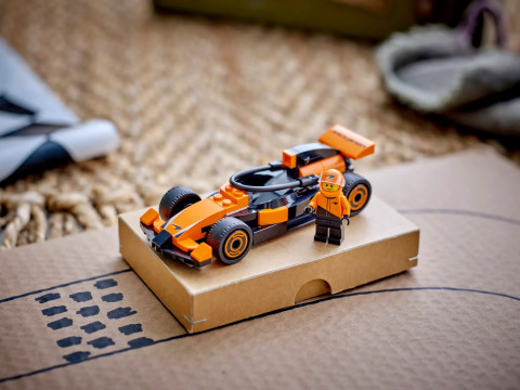 LEGO CITY 60442 F1 Kierowca i bolid McLaren - Galeria zdjęcie 9