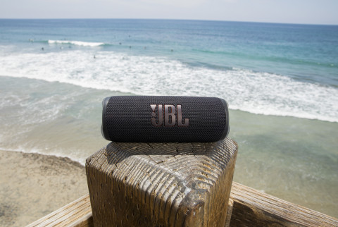 Głośnik JBL FLIP 6 WHT - Galeria zdjęcie 10