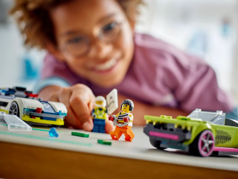 LEGO City 60415 Pościg radiowozu za muscle carem - Galeria zdjęcie 7
