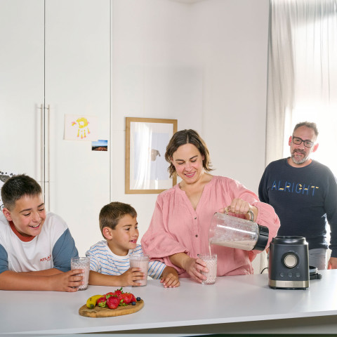 Blender kielichowy Black+Decker BXJB2000E 2000W - Galeria zdjęcie 5