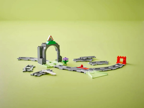 LEGO DUPLO TOWN 10425 Tunel i tory kolejowe - zestaw rozszerzający - Galeria zdjęcie 9