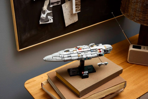 LEGO STAR WARS 75405 Krążownik typu Home One - Galeria zdjęcie 10