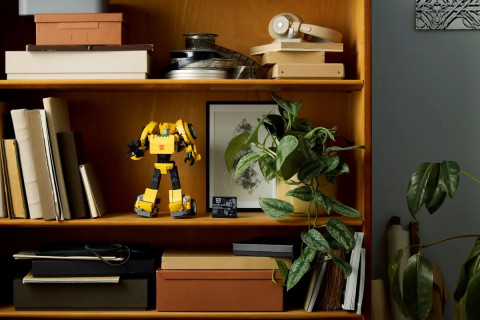 LEGO 10338 ICONS Bumblebee - Galeria zdjęcie 13