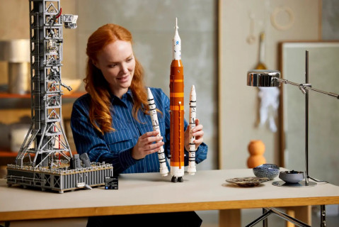 LEGO Icons 10341 Rakieta SLS NASA Artemis - Galeria zdjęcie 9
