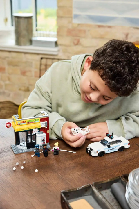 LEGO MARVEL SUPER HEROES 76311 Miles Morales kontra Spot - Galeria zdjęcie 10