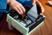 LEGO  Icons 10334 Retro Portable Radio - Galeria zdjęcie 11