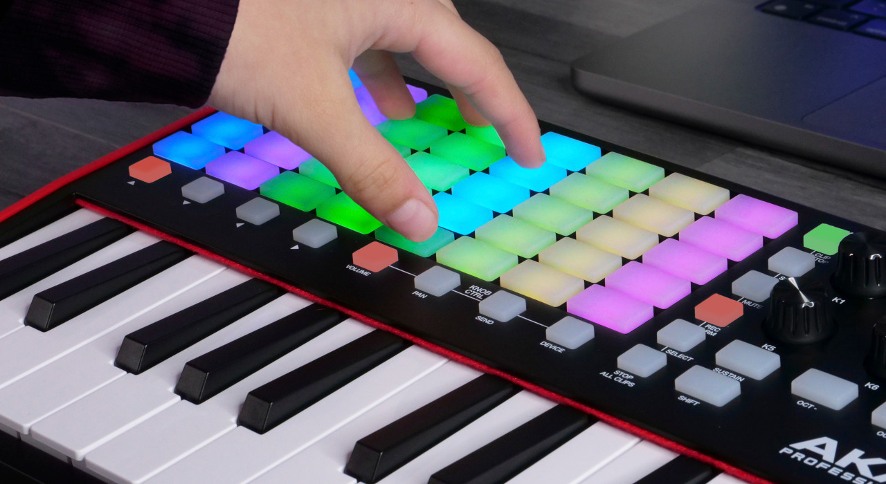 AKAI APC KEY 25 MK2 - Kontroler do Ableton Live - zdjęcie 3