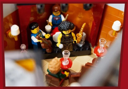 LEGO Icons 10312 Klub Jazzowy - zdjęcie 5