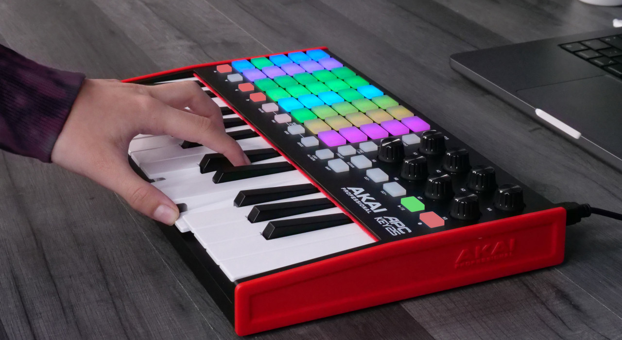 AKAI APC KEY 25 MK2 - Kontroler do Ableton Live - zdjęcie 6