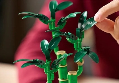 LEGO ICONS 10344 Botanicals - Dracena sandera - zdjęcie 3