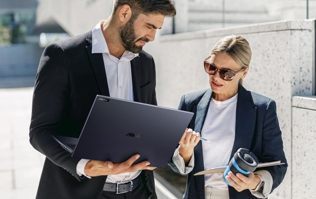 ASUS ExpertBook B5 B5604CVA-Q90135X i5-1335U 16.0"WUXGA 300nits AG Wide View 16GB DDR5 SSD512 Intel Iris Xe Graphics Cam1080p Backlit Kb 63WHrs W11Pro Black 3Y OnSite - zdjęcie 6
